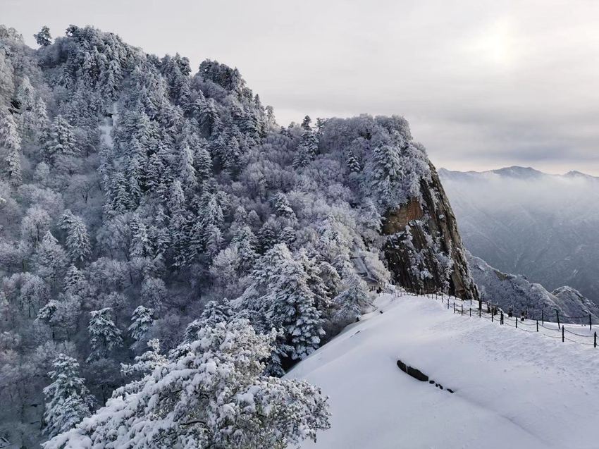 雪霽初晴 華山巍峨美如畫(huà)。宋康 攝
