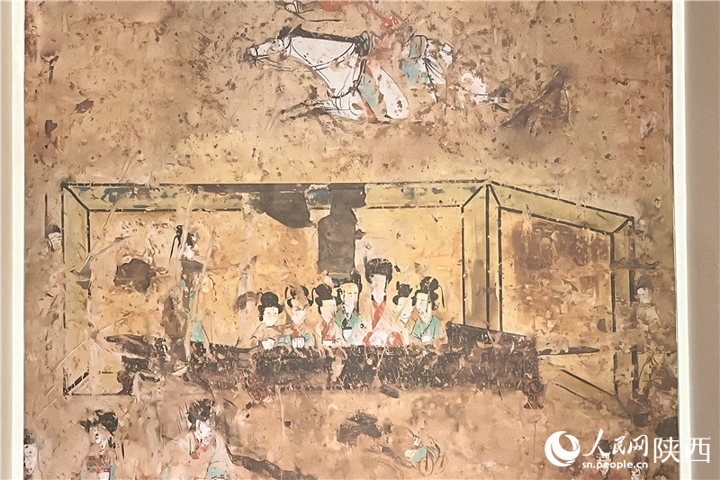 西安市文物保護(hù)考古研究院集中展示成立30年來(lái)的重要考古成果。人民網(wǎng)記者李志強(qiáng) 攝