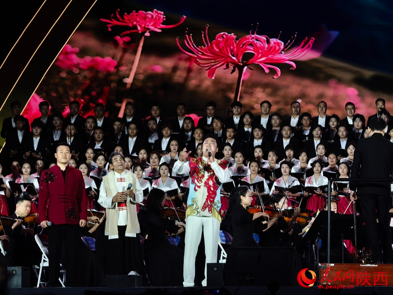 2025陜北民歌榆林合唱大會(huì)開幕現(xiàn)場(chǎng)。人民網(wǎng) 王麗攝