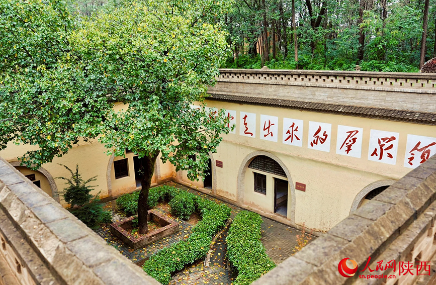 地坑窯改造后的“心字區(qū)革命黨史館”。人民網(wǎng)記者 孫挺攝